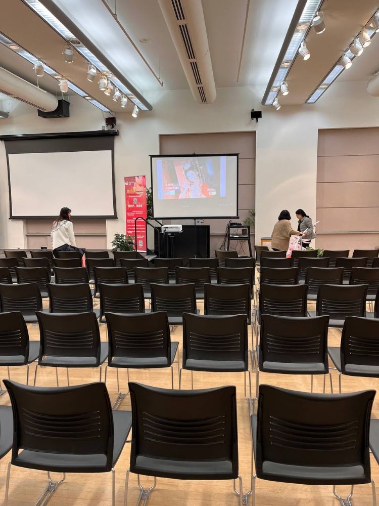 Projector and screen rental large conferences